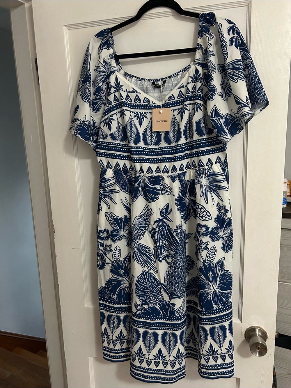 Bloomchic V-neck patterned women's dress